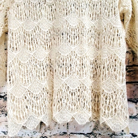5/$30 🎀 Hint of Mint | Flirty Boho Crochet Lace Top - Picture 4 of 8
